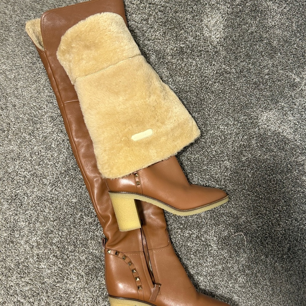Valentino Stylish Brown Leather Boots with Fur Trim